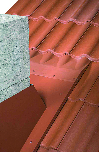 Plåtanslutning för betongpanna